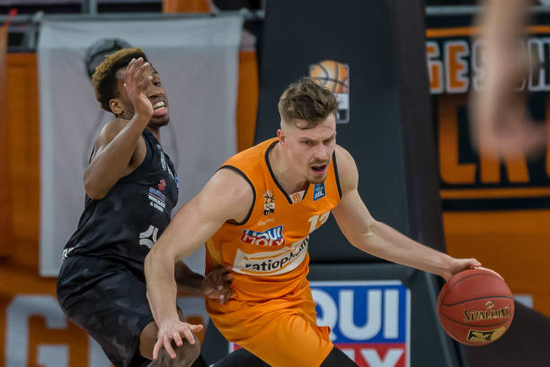 则容易在比 则容易在比